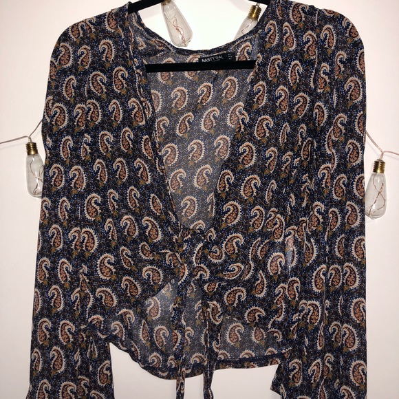 Nasty Gal Tops - NastyGal Patterned Tie Top